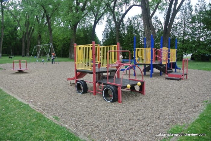 Medicine Hat Playgrounds, Parks and Spray Parks - Central Park Medicine Hat