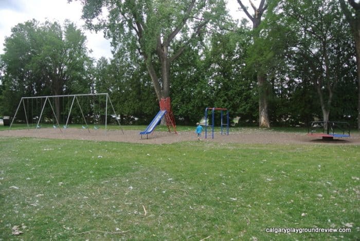 Medicine Hat Playgrounds, Parks and Spray Parks - Central Park Medicine Hat