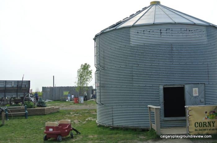 Corny bin grain silo with sand inside