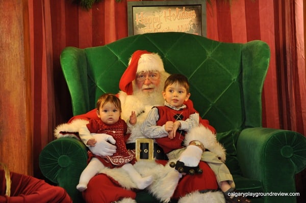 A humorous (but helpful) guide to getting great pictures with Santa