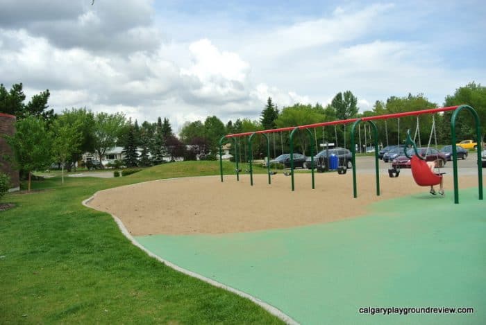 Broadmoor Park Playground - Sherwood Park