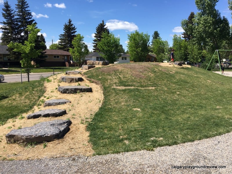 Haysboro Natural Playground - calgaryplaygroundreview.com