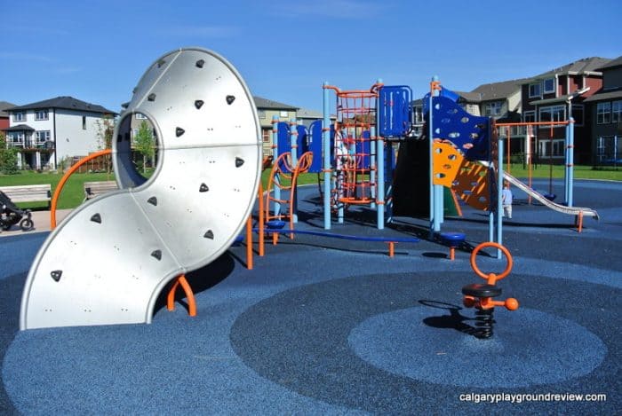 Auburn Bay Ave Pond Playground