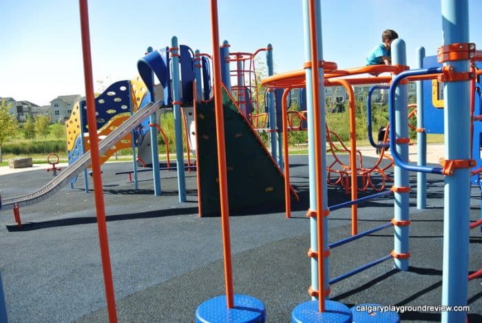 Auburn Bay Ave Pond Playground