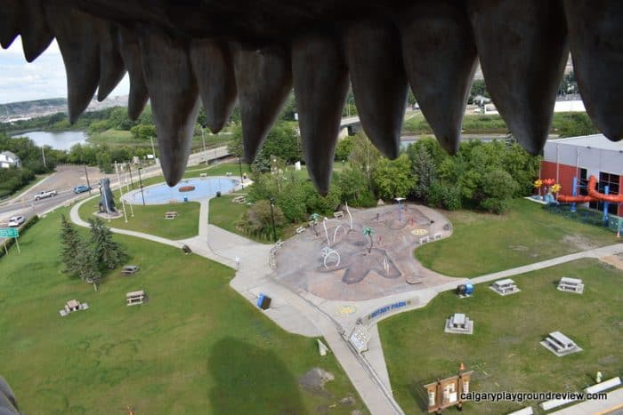 World's Largest Dinosaur - Drumheller