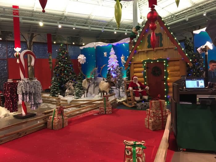 Photos With Santa At The Mall In Calgary