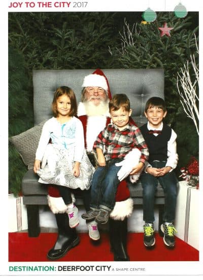 Santa at Deerfoot City - Photos with Santa at the Mall Calgary