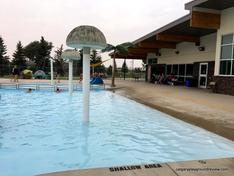 Raymond Outdoor Aquatic Centre Raymond, Alberta