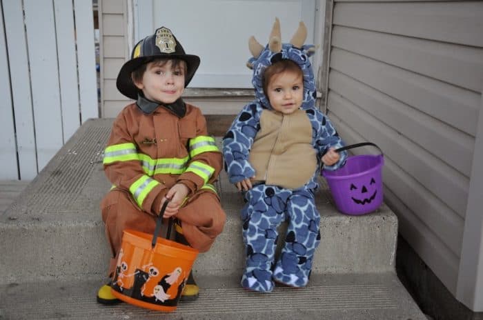 Kids ready to Trick or Treat