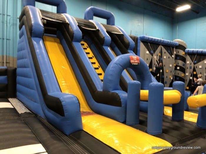 Slide and climbing area in the inflatable area