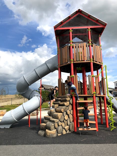 Livingston West Park Playground - calgaryplaygroundreview.com